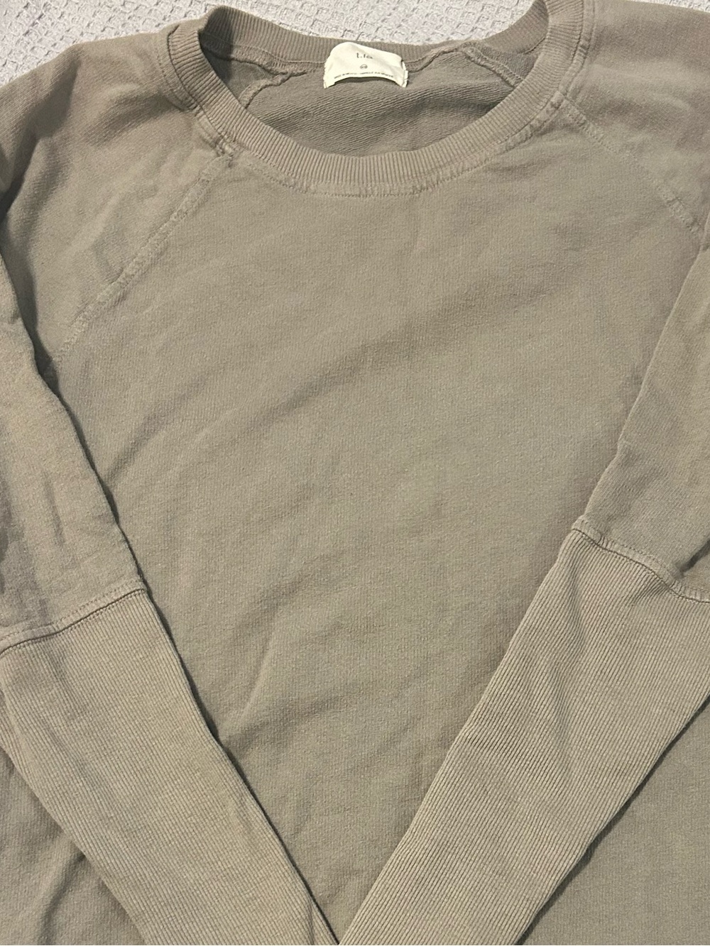 T.La light taupe/green Crewneck Pullover Sweatshirt Long sleeve